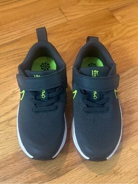 Nike Kids' Black Sneakers with Neon Green Accents